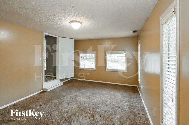 Building Photo - 6811 Abelia Hill Cove
