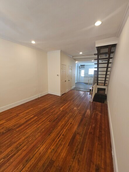 Building Photo - 1316 S 8th St