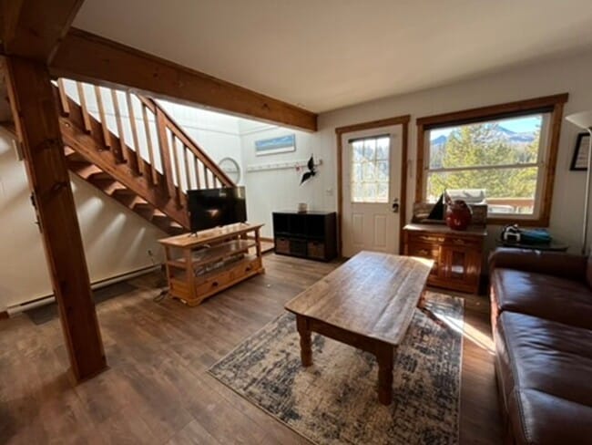 Building Photo - Winter Seasonal Lease! Sun filled, furnished and ready for you!