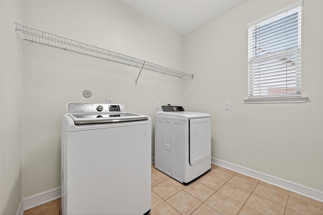 Building Photo - 7507 Legacy Pines Dr