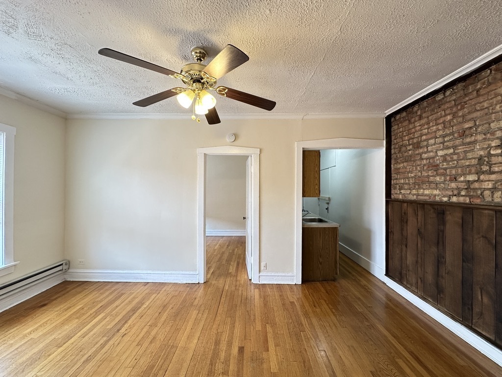Building Photo - 934 W Cornelia Ave