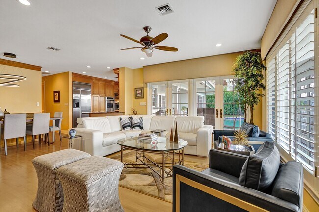 Building Photo - 7 Saranac Rd