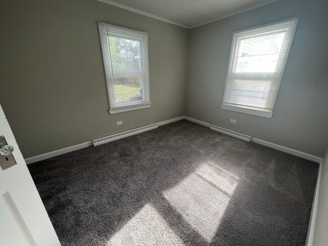 Building Photo - 1816 Kelly Ave