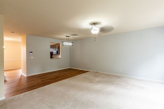 Building Photo - 2455 N Berkshire Rd