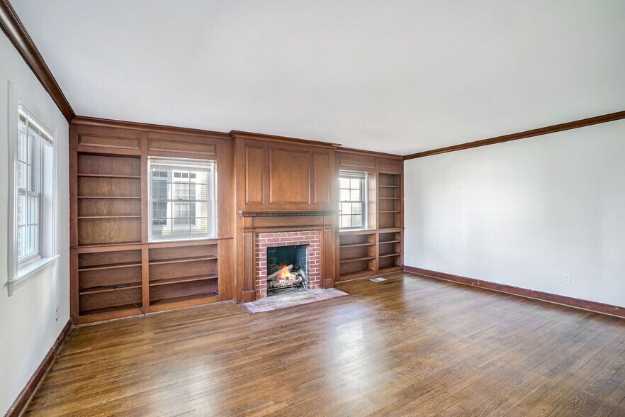 Building Photo - 4224 Van Ness St NW