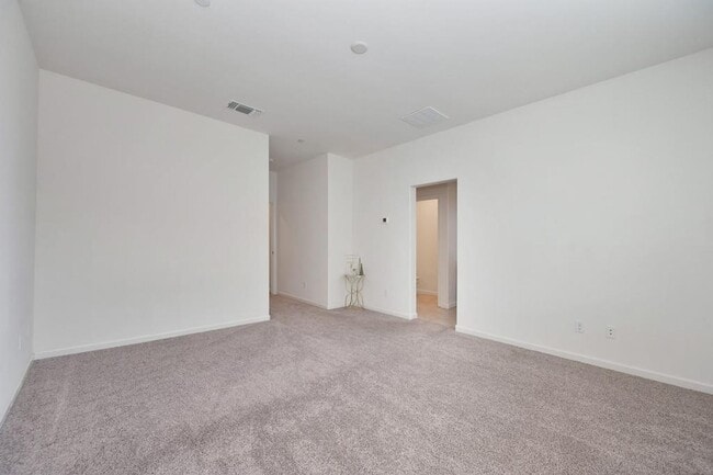 Building Photo - Now Leasing – 3 Bed + Loft, 2.5 Bath (2019...