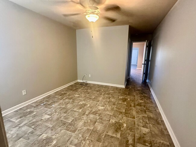 Building Photo - 2 bed, 2 bath townhome in Calera