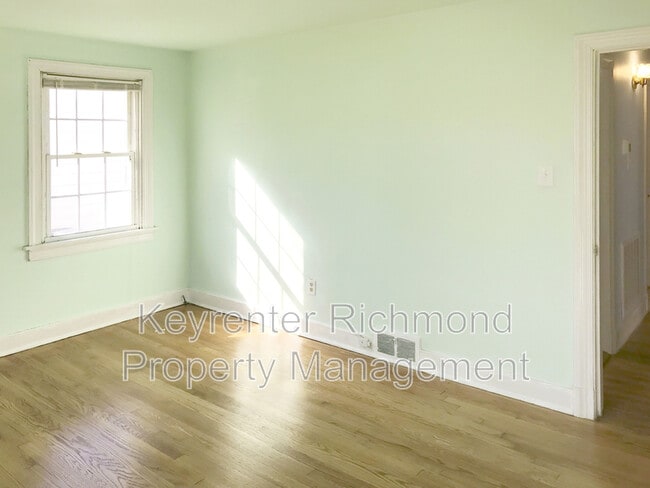 Building Photo - 7418 Wentworth Ave