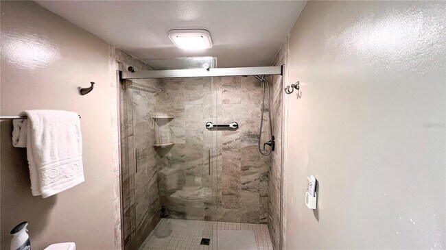 Building Photo - 363 Pinellas Bayway S