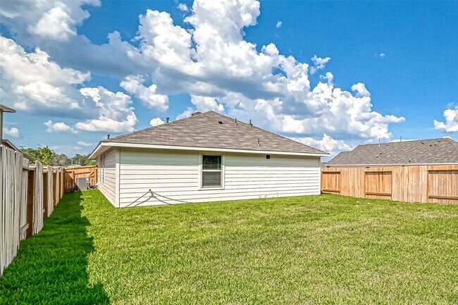 Building Photo - 22310 Mountain Pne Dr