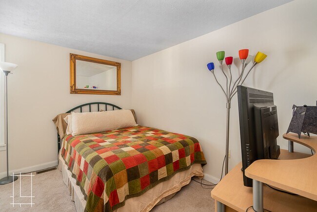 Building Photo - Available 11/3/2025