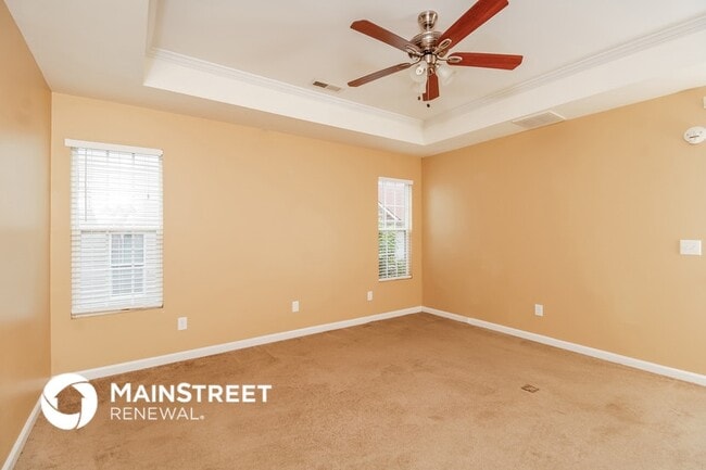 Building Photo - 604 Nova Ave