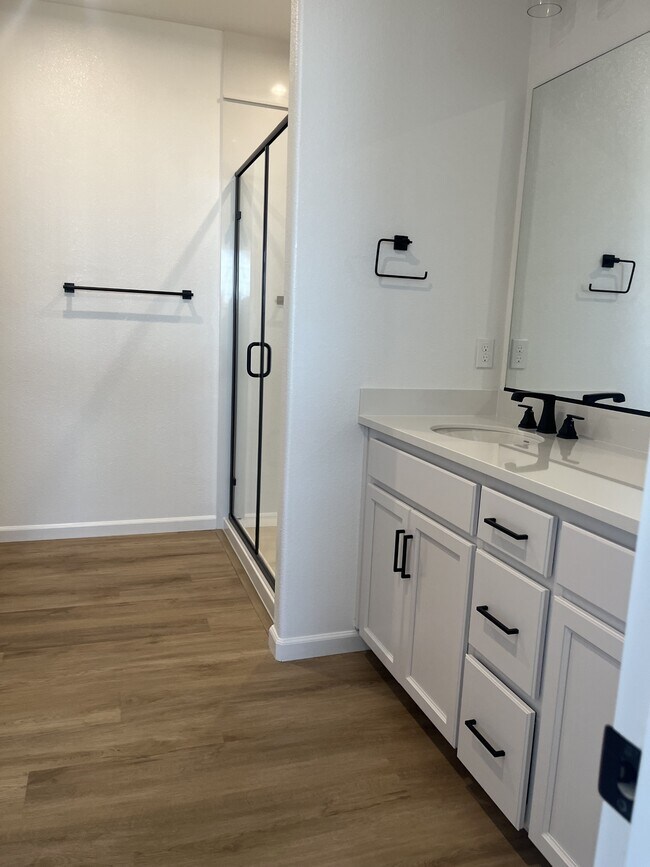 Building Photo - 1083 Camomile Dr