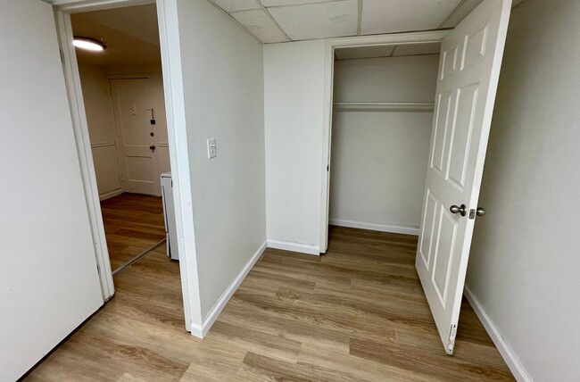 Building Photo - COZY 1BD/1BA LOWER SOUTH HILL APARTMENT | A/C | ON-SITE LAUNDRY | PET FRIENDLY | AVAIL NOW