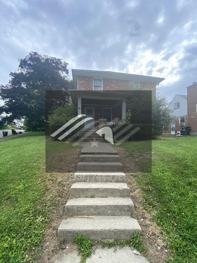 Building Photo - 500 W Parkwood Dr