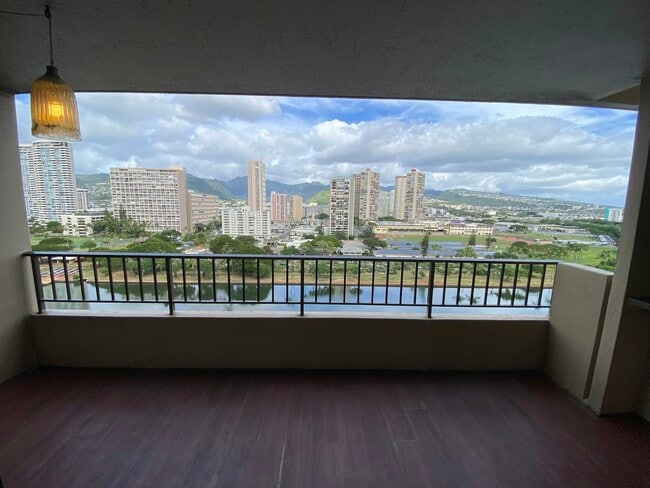 Building Photo - 2121 Ala Wai Blvd