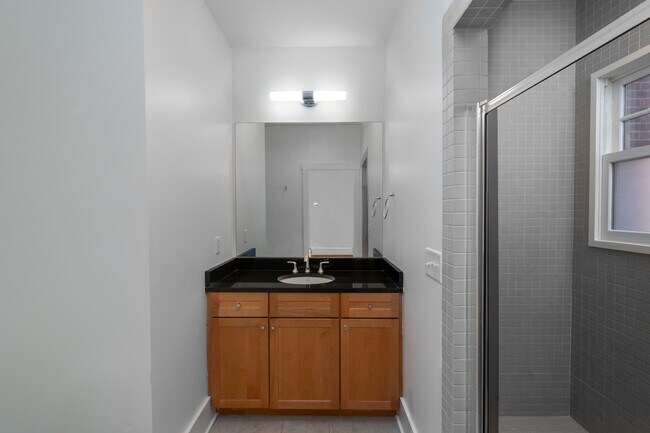 Building Photo - 3186 Parthenon Ave