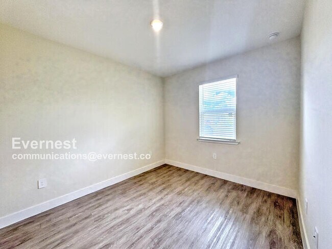 Building Photo - 2554 Ananas Rd