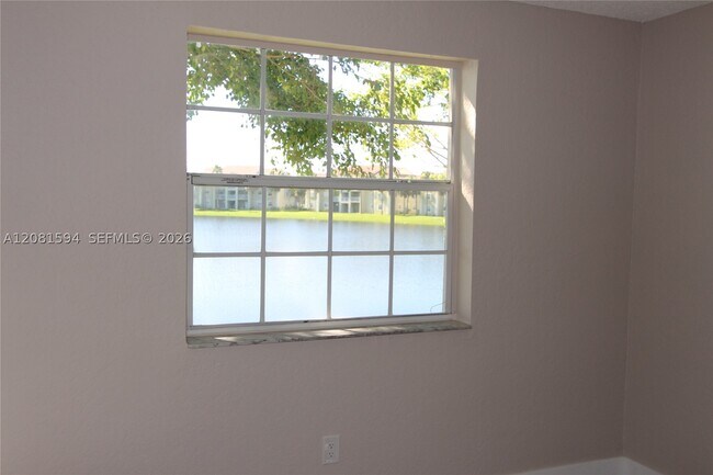 Building Photo - 2880 N Oakland Forest Dr