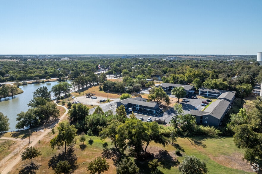 Lakeside @ City Lake/ Murphy Park - Lakeside Apartments