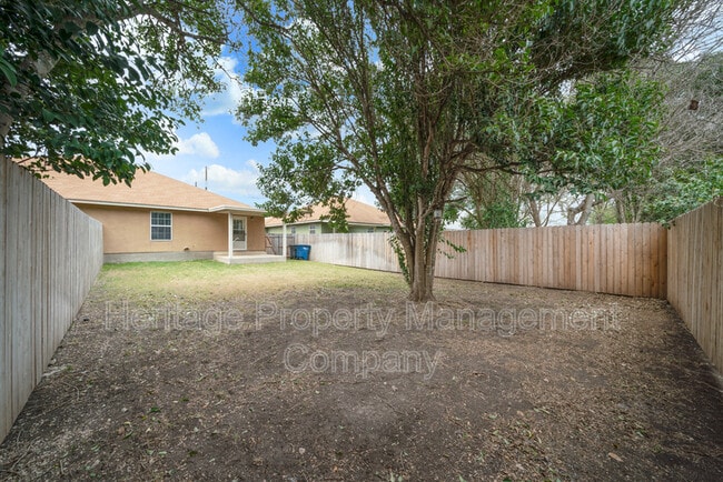 Building Photo - 236 Rosalie Dr
