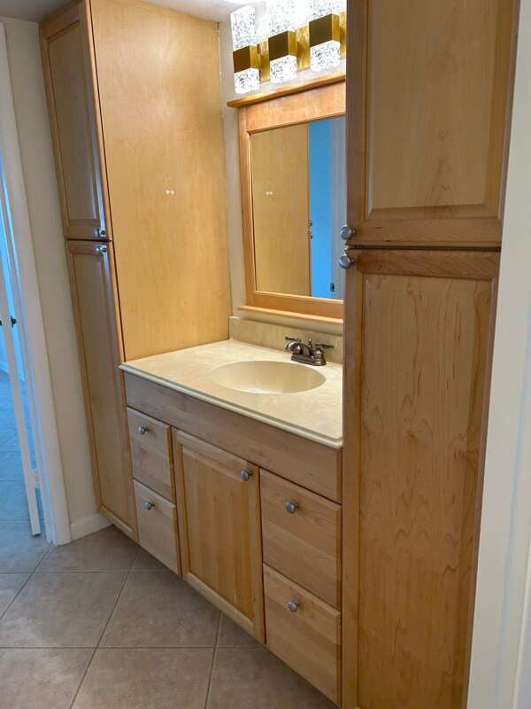 Building Photo - 5927 La Pinata Blvd