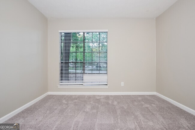 Building Photo - 144 Fairview Dr