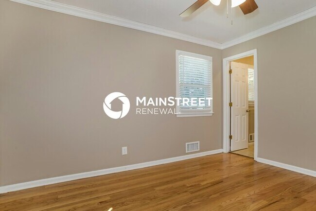 Building Photo - 3 Bedroom Pet-Friendly Home in OVERLAND PA...