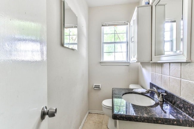 Building Photo - 3839 Sun Valley Dr