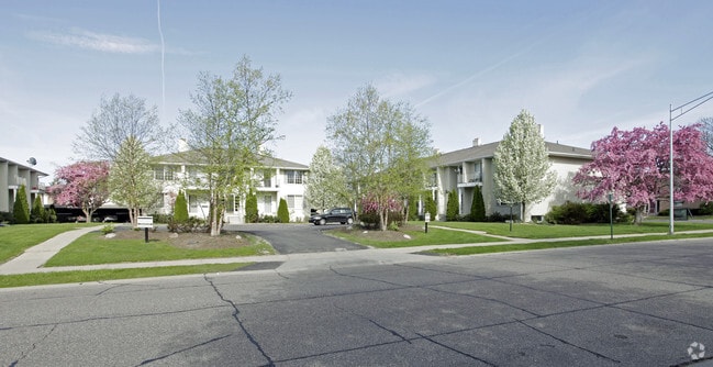 Building Photo - Birmingham Court Condominiums