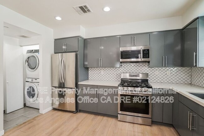 Building Photo - 10706 Camarillo St