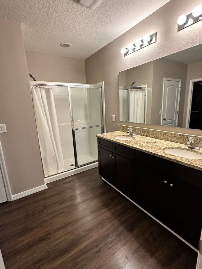 Building Photo - 4/2 Energy Efficient Home in St. Cloud w/ Fenced Back Yard