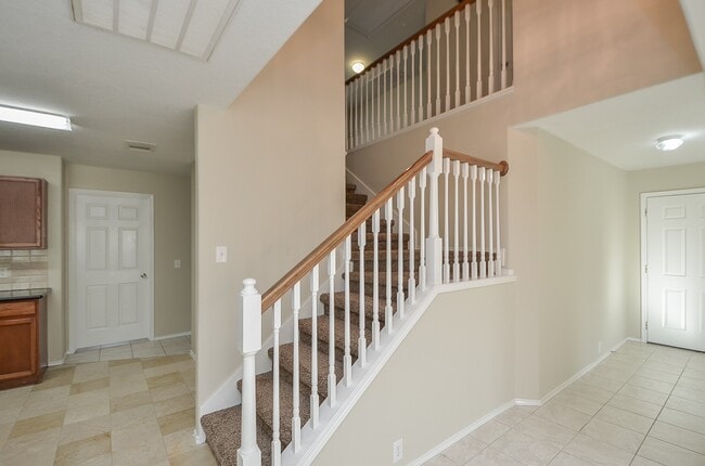 Building Photo - 10302 Deer Lodge Ct