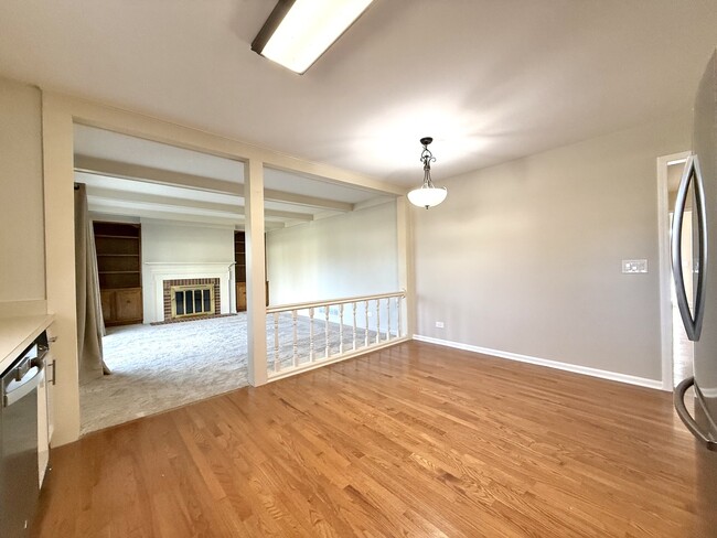 Building Photo - 1209 W Bauer Rd