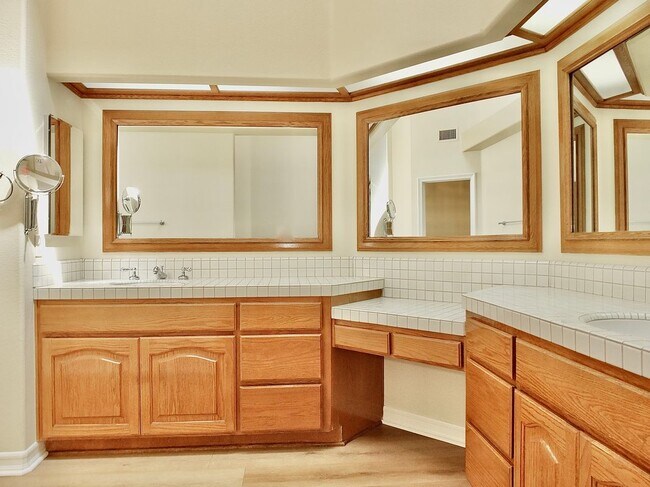 Building Photo - 6262 Napoli Ct