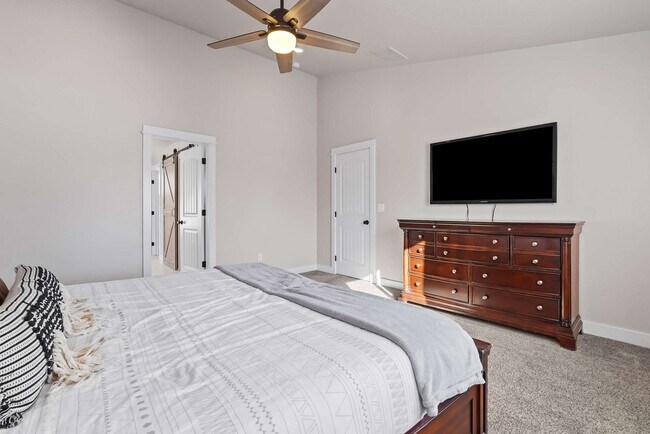 Building Photo - 2549 W Tango Creek Dr