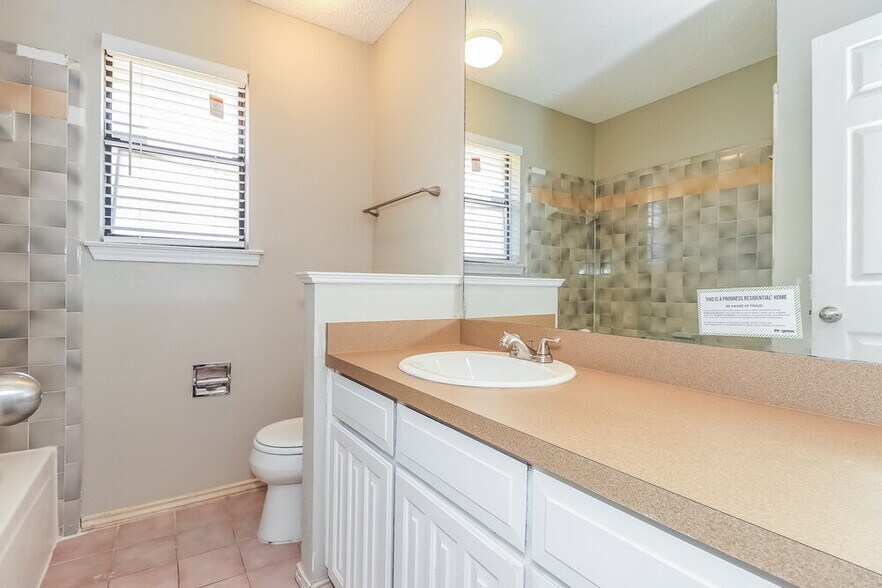 Building Photo - 7933 Clear Brook Cir