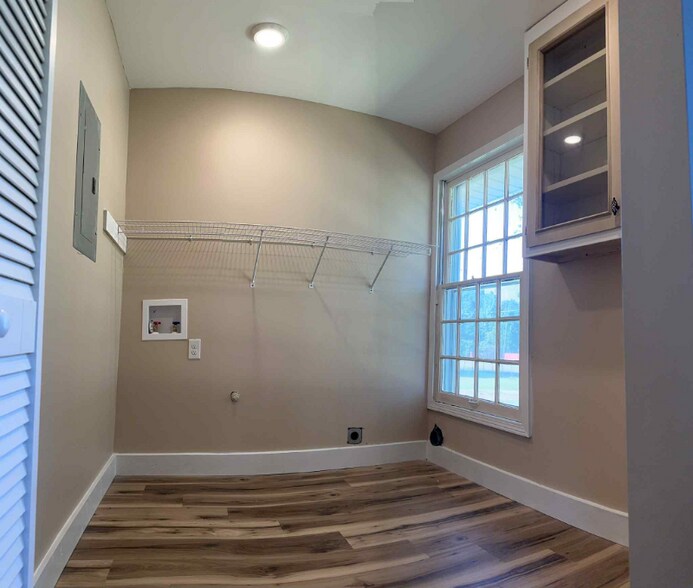 Building Photo - 63 Bellview Dr