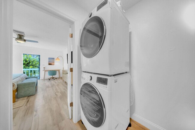 Building Photo - 555 S Gulf Dr