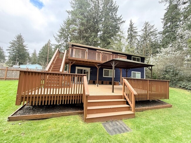 Building Photo - Waterfront living in Rocky Point.