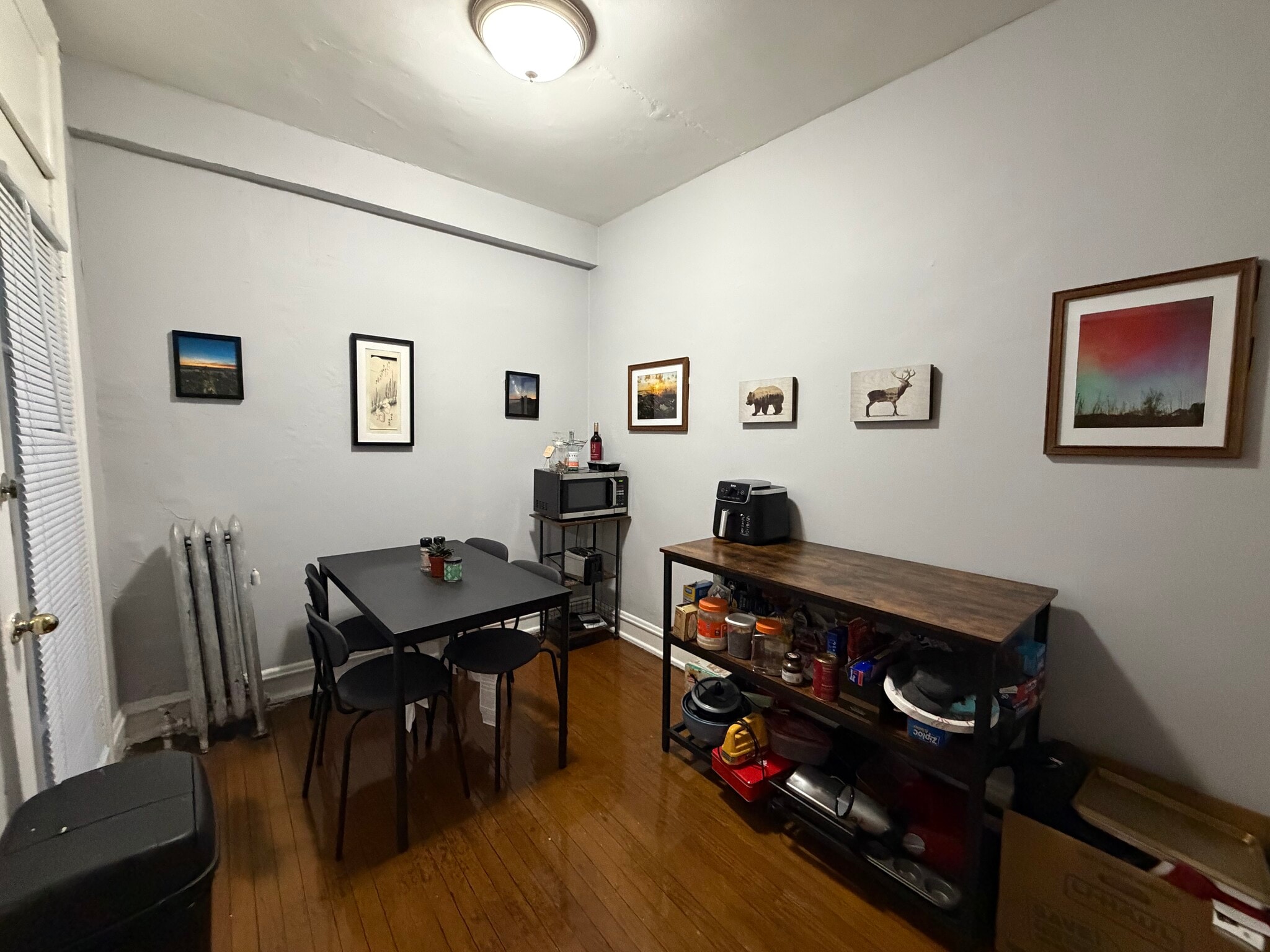 Building Photo - 6948 N Ashland Ave