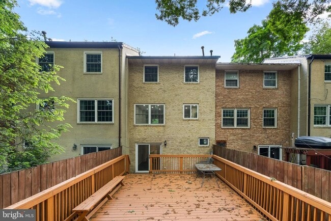 Building Photo - 14894 Lambeth Square
