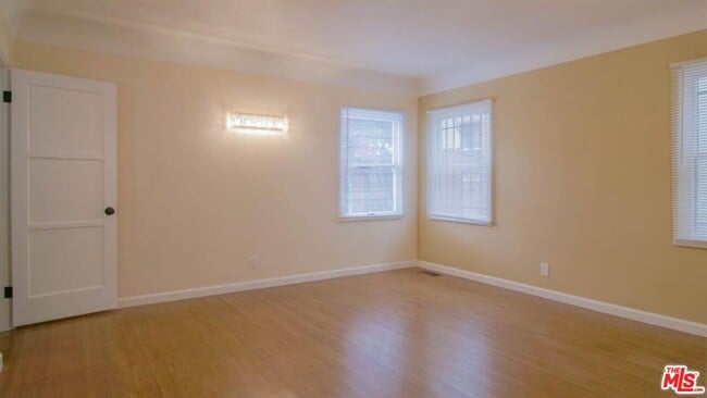 Building Photo - 1435 Ridgeley Dr