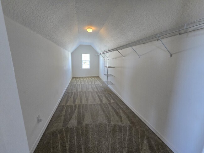 Building Photo - 127 Cedar Cir Dr