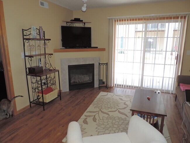 Primary Photo - 20 Cherry Ct