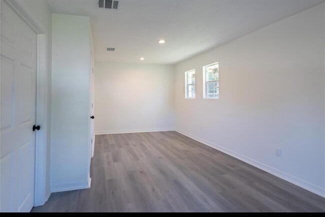 Building Photo - 11034 Ledford Ln