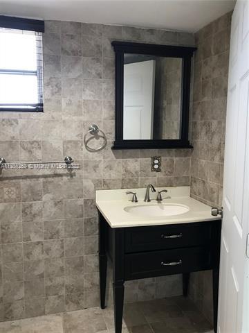 Building Photo - 12193 SW 82nd Ave