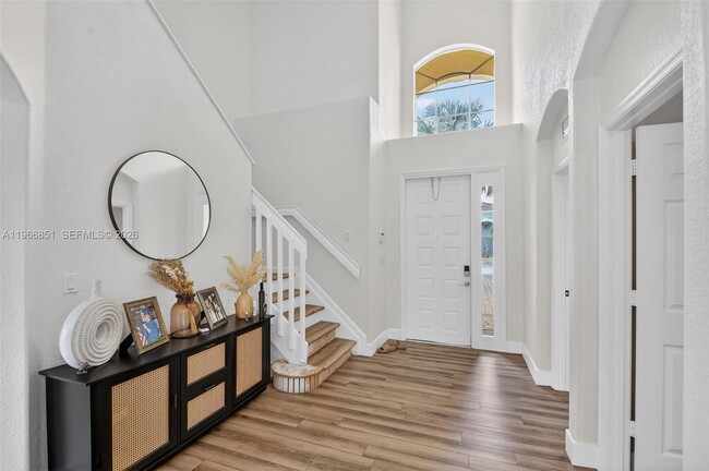 Building Photo - 9041 Silver Glen Way