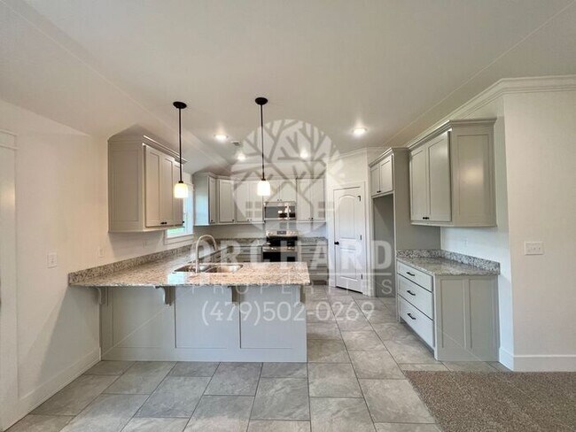 Building Photo - Siloam Springs- Single-Family Home- Stunning Cherrywood Plan