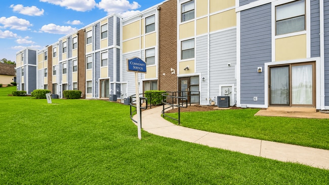 Building Photo - Millwood Townhouses